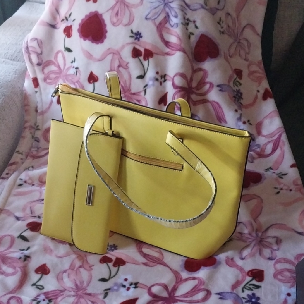 Chic Yellow Tote and Clutch Set